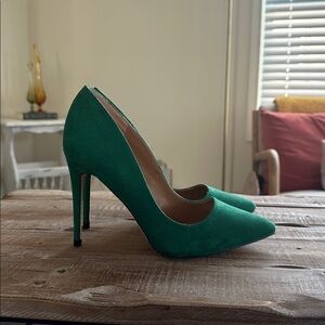 Rouge Helium l Green Faux Suede Heels, Size 8, 4.5” Heels